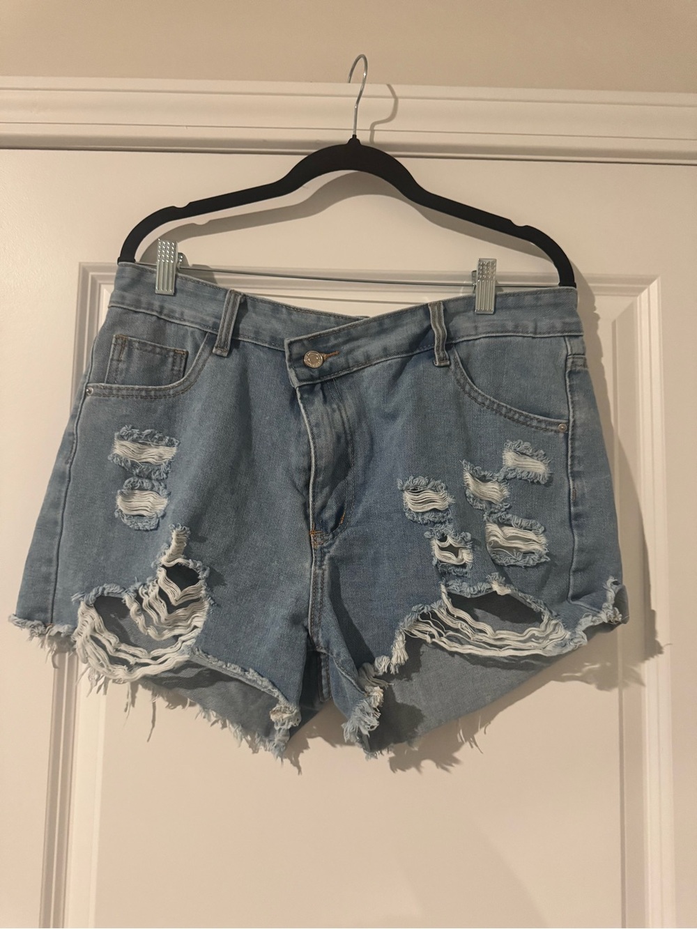 SHEIN Light Blue Distressed High-Rise Denim Shorts